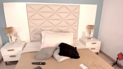 Twiggy online show from 02-05-26, 08:24