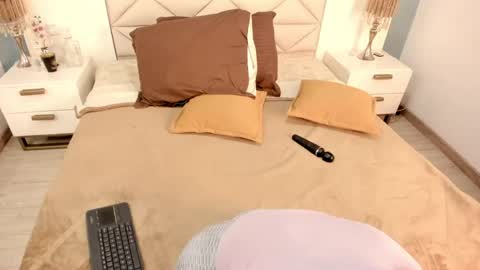 Twiggy online show from 04-13-26, 08:47