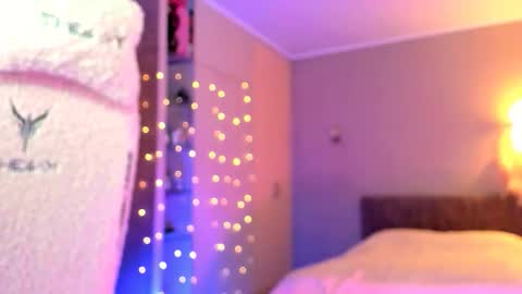 Miley online show from 12-04-25, 02:15