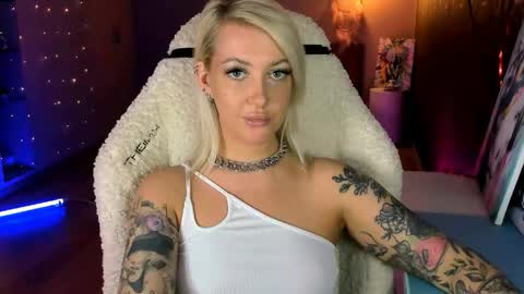 Miley online show from 04-15-26, 12:23