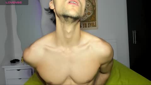 Snapshot of tyler_axel chatting on 02-09-26, 03:32 tyler_axel online show from 02-09-26, 03:32