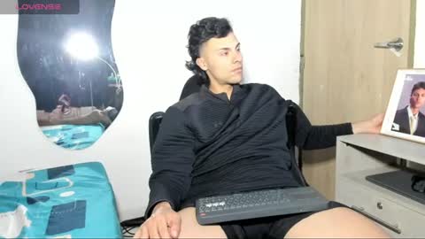 Snapshot of tyler_axel chatting on 07-06-26, 01:46 tyler_axel online show from 07-06-26, 01:46
