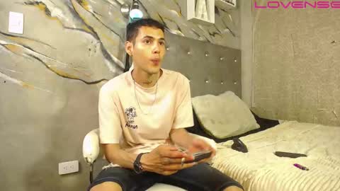 Snapshot of tyler_coopr chatting on 10-21-25, 04:24 tyler cooper online show from 10-21-25, 04:24