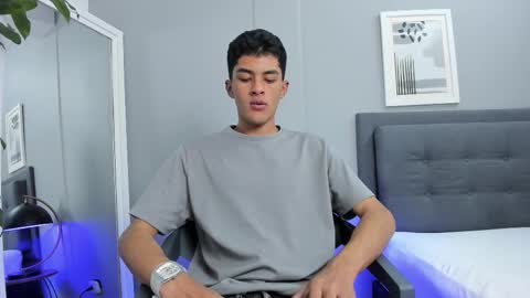 Tyler Fox online show from 10-27-25, 08:24