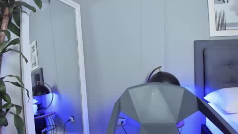 Tyler Fox online show from 10-29-25, 09:05