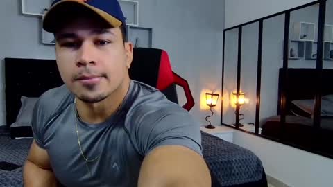 Snapshot of tyler_hank1 chatting on 12-06-24, 10:05 tyler_hank1 online show from 12-06-24, 10:05