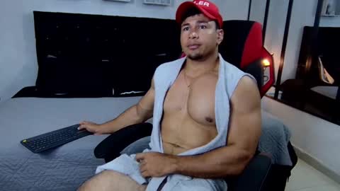 Snapshot of tyler_hank1 chatting on 03-03-25, 12:04 tyler_hank1 online show from 03-03-25, 12:04