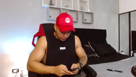 Snapshot of tyler_hank1 chatting on 11-02-25, 10:34 tyler_hank1 online show from 11-02-25, 10:34