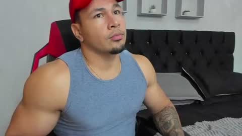 tyler_hank1 online show from 07-19-26, 12:14