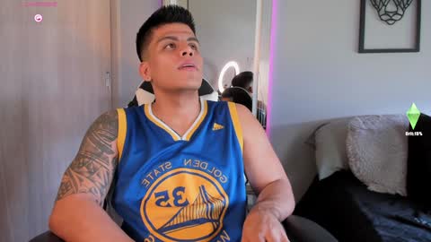 Snapshot of tyler_muscle chatting on 12-18-24, 06:03 David online show from 12-18-24, 06:03