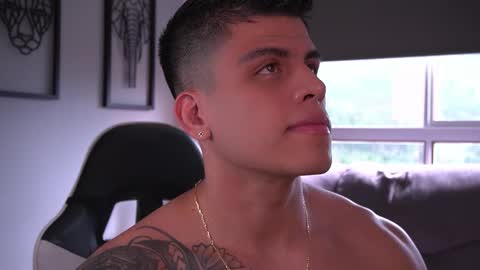 Snapshot of tyler_muscle chatting on 09-18-25, 07:38 David online show from 09-18-25, 07:38