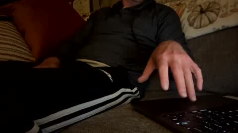 Snapshot of tylercarpenter chatting on 10-26-25, 09:37 Tyuncutcarpenter online show from 10-26-25, 09:37