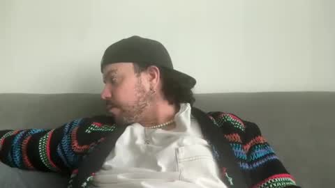 Tyleruzi online show from 12-04-24, 06:39