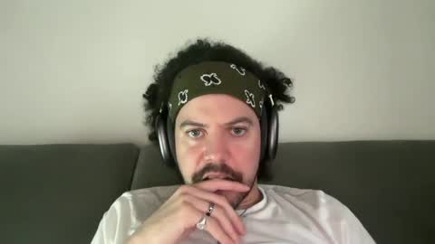 Tyleruzi online show from 12-19-24, 10:32