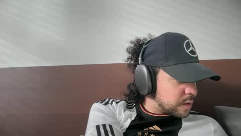 Tyleruzi online show from 01-15-25, 08:48