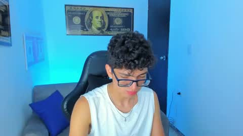 Snapshot of tylerwhiite_ chatting on 02-16-25, 06:54 online show from 02-16-25, 06:54