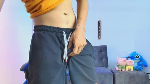 Snapshot of tylerwhiite_ chatting on 09-16-25, 02:07 online show from 09-16-25, 02:07