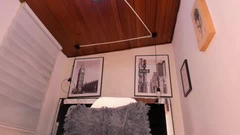       online show from 12-23-25, 04:21