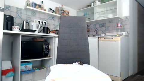Snapshot of tymika chatting on 07-18-26, 06:50 Tymika online show from 07-18-26, 06:50