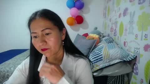Snapshot of tyna_b chatting on 06-04-26, 04:46 Tyna online show from 06-04-26, 04:46