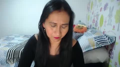 Snapshot of tyna_b chatting on 06-11-26, 05:22 Tyna online show from 06-11-26, 05:22