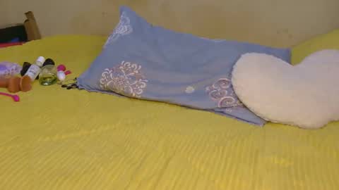 tynniee online show from 02-06-26, 12:04