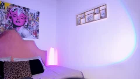 Snapshot of tyra_honey chatting on 07-09-26, 10:03 Tyra pretty Honey online show from 07-09-26, 10:03