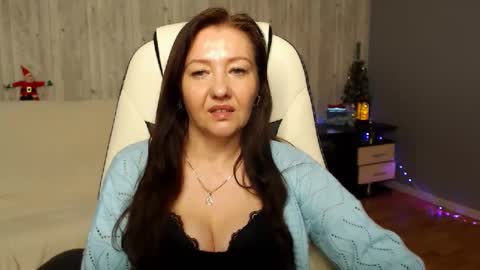 Snapshot of tyramories chatting on 12-21-24, 01:42 tyramories online show from 12-21-24, 01:42