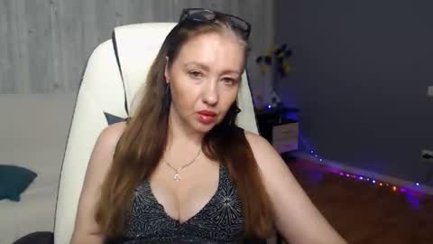 Snapshot of tyramories chatting on 10-29-25, 11:45 tyramories online show from 10-29-25, 11:45