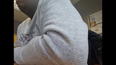 Snapshot of tyroneall chatting on 03-11-25, 03:02 tyroneall online show from 03-11-25, 03:02