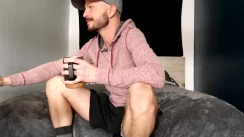 Snapshot of tyronemattias chatting on 01-17-25, 08:44 Tyrone Mattias online show from 01-17-25, 08:44