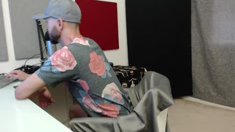 Snapshot of tyronemattias chatting on 02-15-25, 08:11 Tyrone Mattias online show from 02-15-25, 08:11