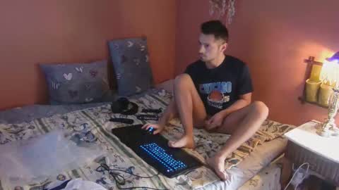Snapshot of tysonhotswe chatting on 04-12-26, 12:32 Dennis Nadarevic online show from 04-12-26, 12:32