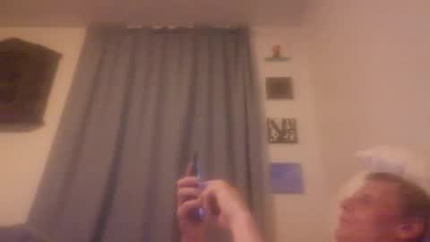 Snapshot of u2232739082 chatting on 06-12-26, 02:21 u2232739082 online show from 06-12-26, 02:21