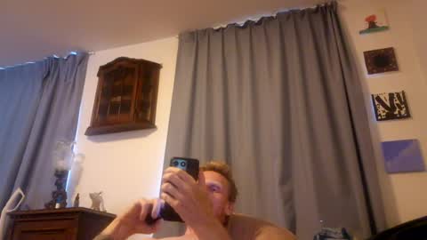 Snapshot of u2232739082 chatting on 06-29-26, 10:15 u2232739082 online show from 06-29-26, 10:15