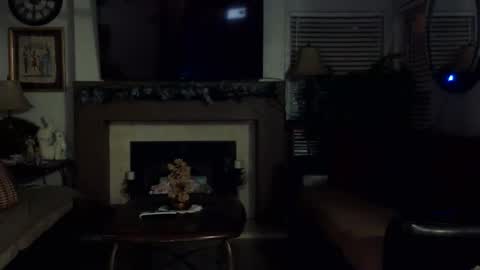 Azelia B online show from 05-19-26, 04:19