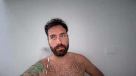 Snapshot of uasabi91 chatting on 05-28-26, 03:20 beard123 online show from 05-28-26, 03:20