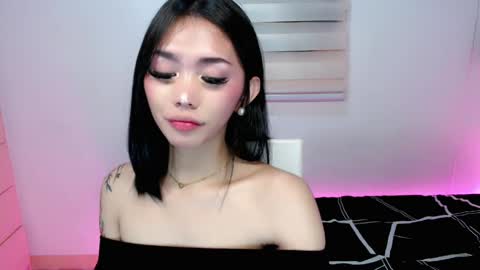 Snapshot of ughliah chatting on 04-23-26, 02:30 urbbgirl alliah online show from 04-23-26, 02:30