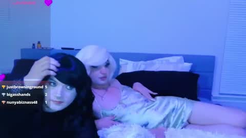 Snapshot of uhhh_lexi chatting on 11-30-25, 06:06 Lexi online show from 11-30-25, 06:06