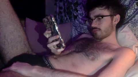 Snapshot of uhhstephen chatting on 11-23-25, 12:32 uhhstephen online show from 11-23-25, 12:32