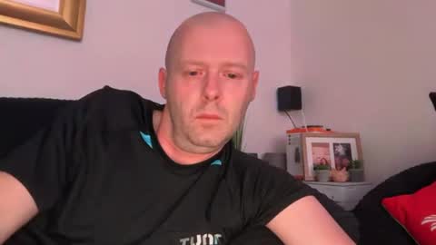Snapshot of ukmatty3 chatting on 06-21-26, 09:39 ukmatty3 online show from 06-21-26, 09:39