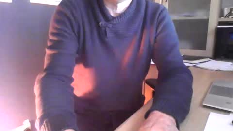 Snapshot of ukshowall chatting on 01-13-25, 03:47 mark online show from 01-13-25, 03:47