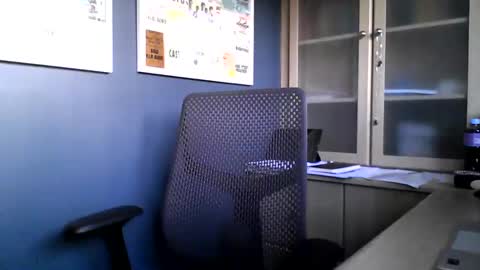 Snapshot of ukshowall chatting on 09-21-25, 04:41 mark online show from 09-21-25, 04:41