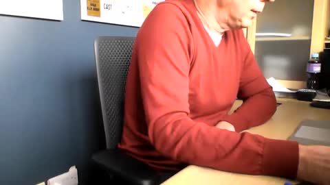 Snapshot of ukshowall chatting on 09-24-25, 11:35 mark online show from 09-24-25, 11:35