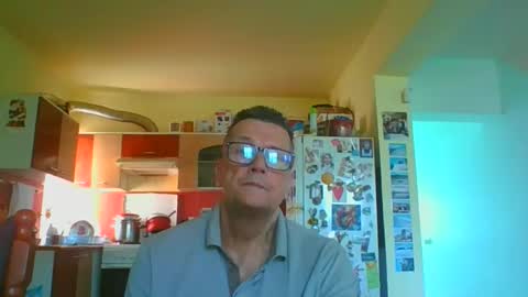 Snapshot of ulmeni4 chatting on 05-11-26, 05:57 ulmeni4 online show from 05-11-26, 05:57