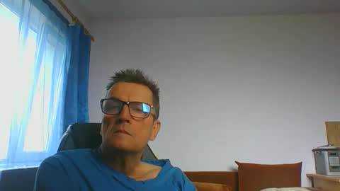 Snapshot of ulmeni4 chatting on 06-11-26, 10:24 ulmeni4 online show from 06-11-26, 10:24