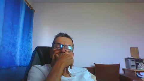 Snapshot of ulmeni4 chatting on 06-19-26, 07:45 ulmeni4 online show from 06-19-26, 07:45