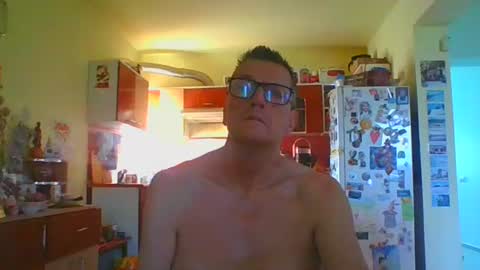 Snapshot of ulmeni4 chatting on 06-24-26, 05:06 ulmeni4 online show from 06-24-26, 05:06