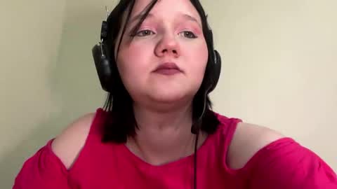 Snapshot of ulrikelamphier chatting on 05-26-26, 05:09 Molly online show from 05-26-26, 05:09