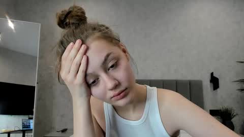 Snapshot of ultima_ma18 chatting on 11-18-25, 01:00 Melena online show from 11-18-25, 01:00